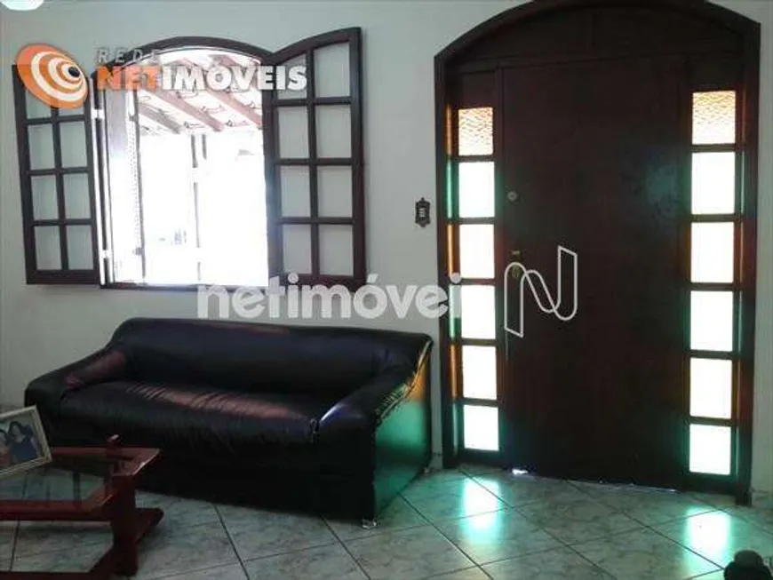 Foto 1 de Casa com 4 Quartos à venda, 218m² em Nova Cachoeirinha, Belo Horizonte