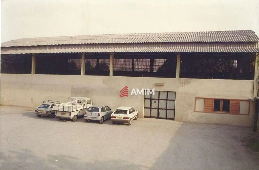 Foto 1 de Galpão/Depósito/Armazém à venda, 465m² em Porto do Rosa, São Gonçalo