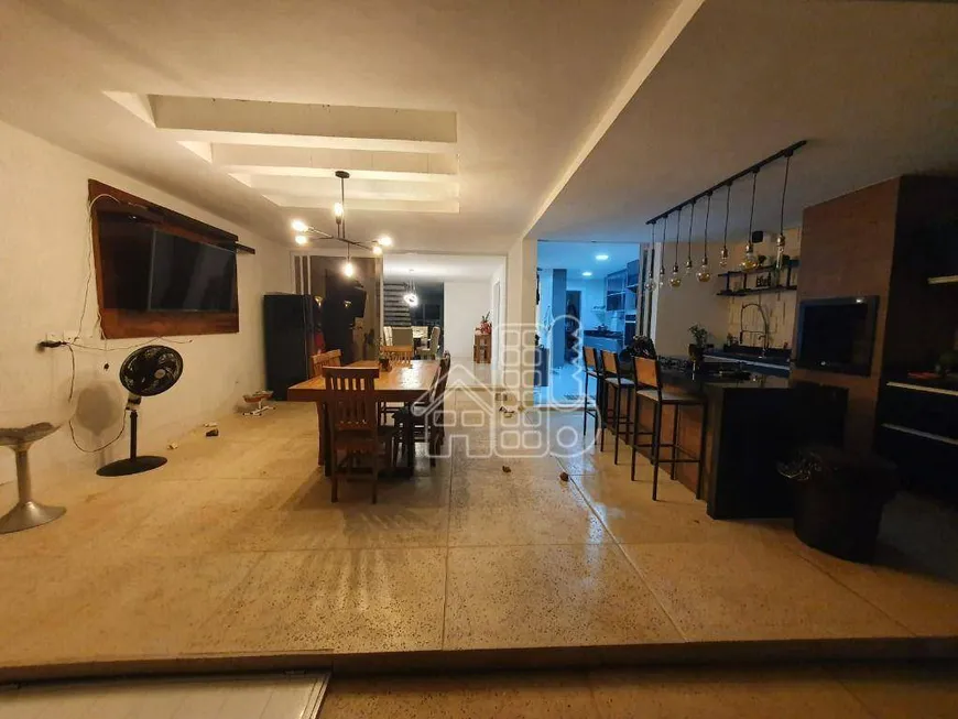 Foto 1 de Casa com 3 Quartos à venda, 281m² em Camboinhas, Niterói