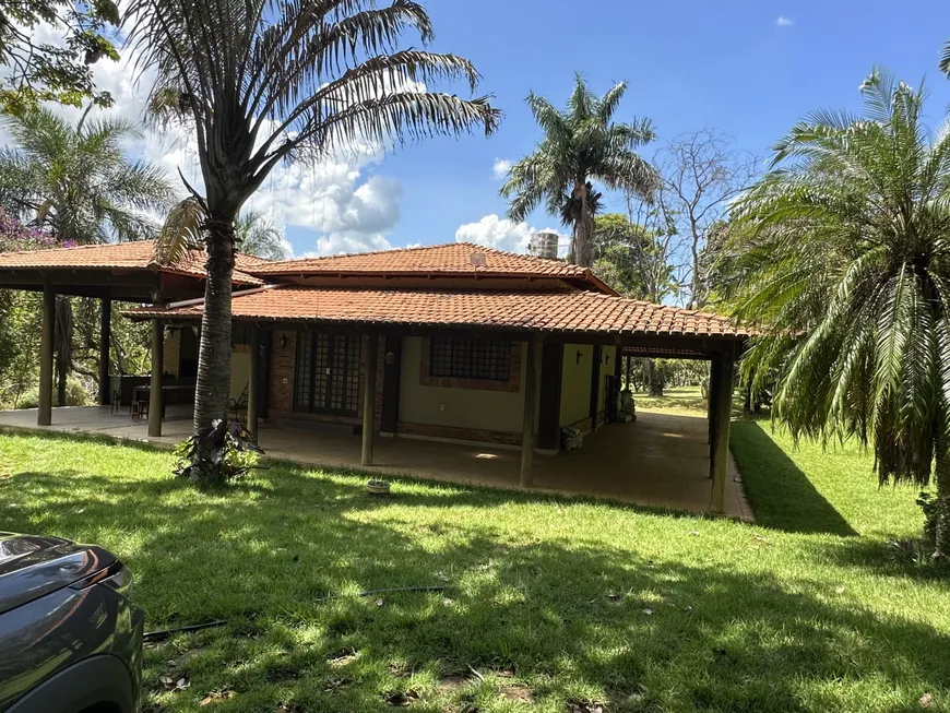 Foto 1 de Fazenda/Sítio com 4 Quartos à venda, 27m² em , Caturaí