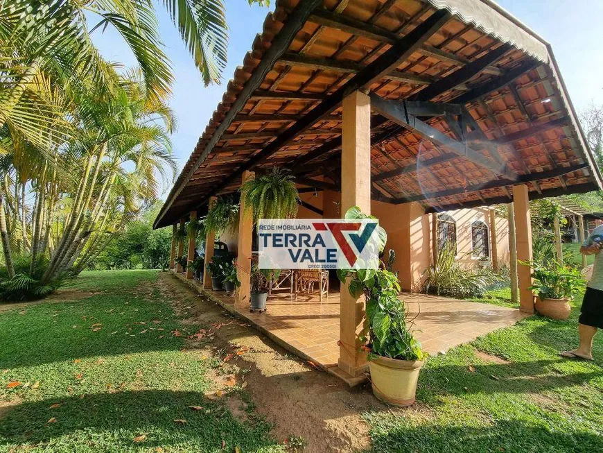 Foto 1 de Fazenda/Sítio com 4 Quartos à venda, 350m² em Zona Rural, São Bento do Sapucaí