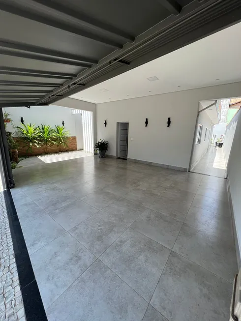 Foto 1 de Casa com 3 Quartos à venda, 172m² em Jardim do Éden, Franca
