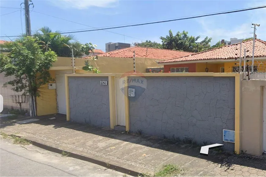 Foto 1 de Lote/Terreno à venda em Joaquim Tavora, Fortaleza