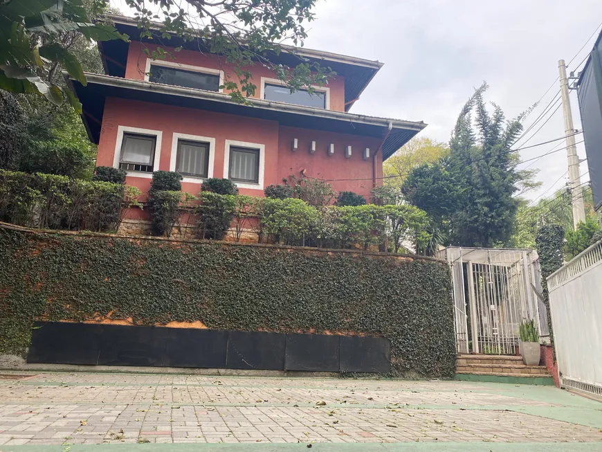 Foto 1 de Sobrado com 6 Quartos à venda, 450m² em Jardim Everest, São Paulo