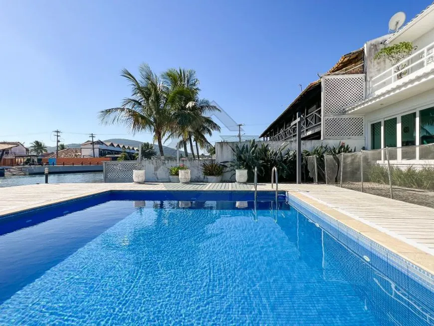 Foto 1 de Casa com 5 Quartos à venda, 574m² em Peró, Cabo Frio