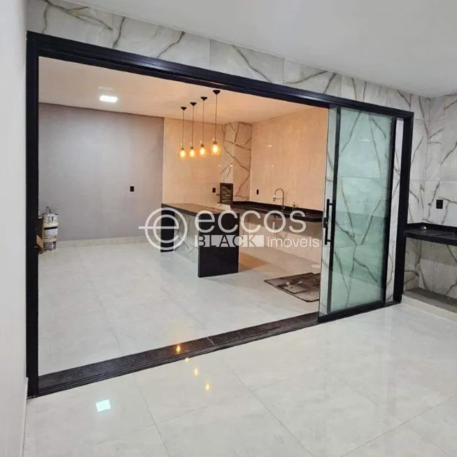 Foto 1 de Casa com 3 Quartos à venda, 180m² em Jardim Botânico, Uberlândia