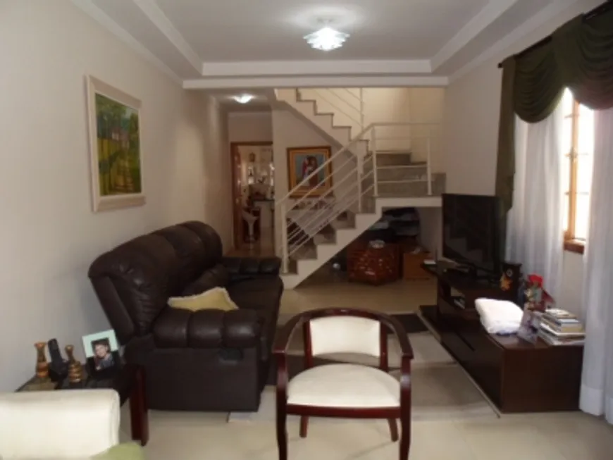 Foto 1 de Casa com 3 Quartos à venda, 276m² em Jardim das Flores, Osasco