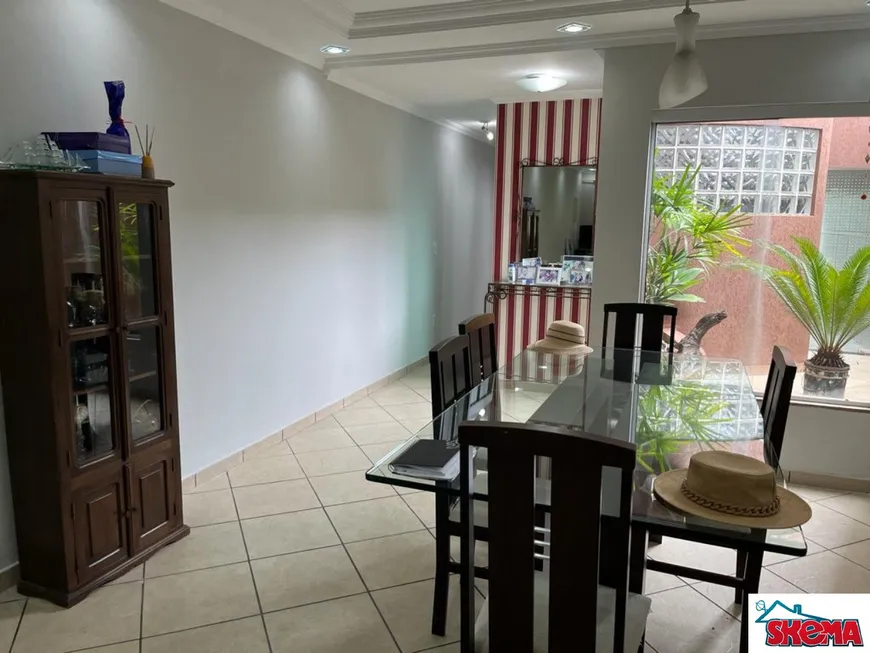 Foto 1 de Sobrado com 3 Quartos à venda, 182m² em Vila Lucinda, Santo André