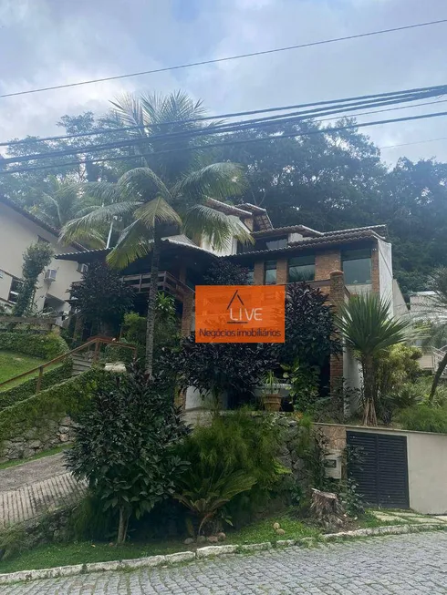 Foto 1 de Casa com 4 Quartos à venda, 600m² em Piratininga, Niterói