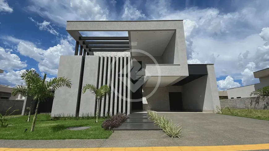 Foto 1 de Casa com 4 Quartos à venda, 295m² em PORTAL DO SOL GREEN, Goiânia