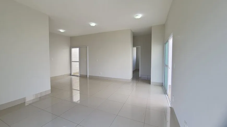 Foto 1 de Casa de Condomínio com 3 Quartos à venda, 80m² em Condominio Manhathan, Uberlândia