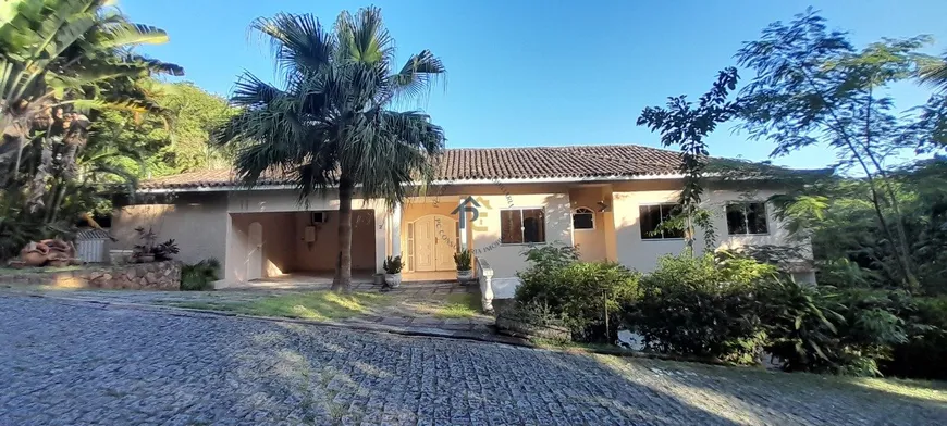 Foto 1 de Casa de Condomínio com 6 Quartos à venda, 700m² em Maria Paula, Niterói