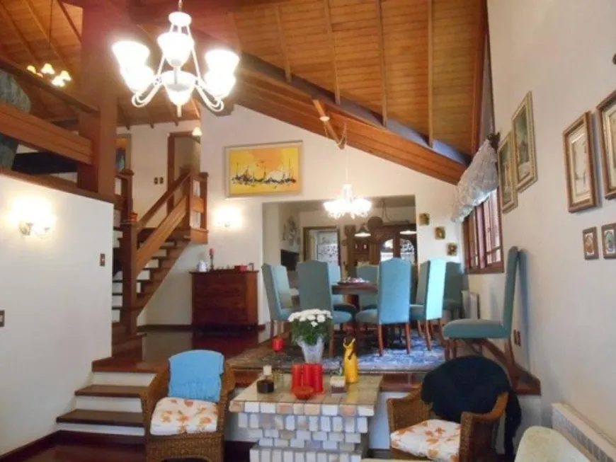 Foto 1 de Casa com 4 Quartos à venda, 360m² em Ipê Amarelo, Gramado