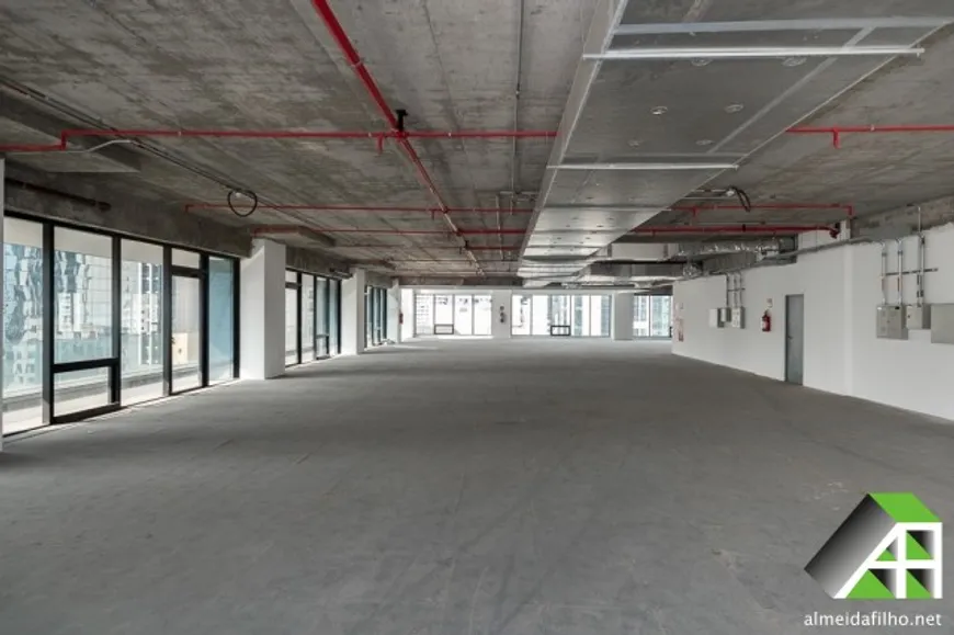 Foto 1 de Sala Comercial com 1 Quarto para alugar, 689m² em Pinheiros, São Paulo