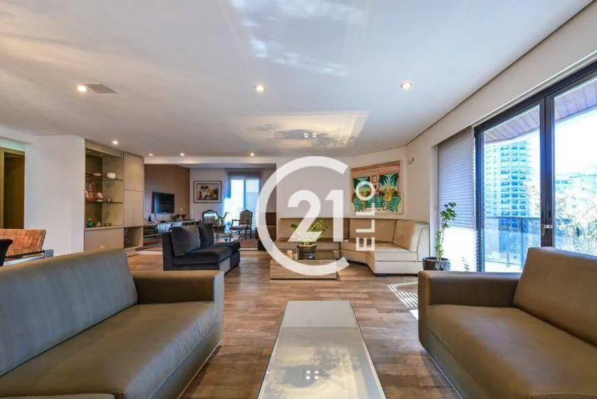 Foto 1 de Apartamento com 3 Quartos à venda, 224m² em Jardim Paulista, São Paulo