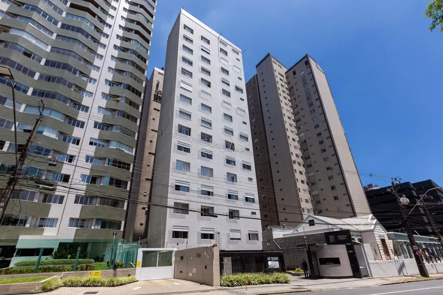 Foto 1 de Apartamento com 3 Quartos à venda, 191m² em Água Verde, Curitiba