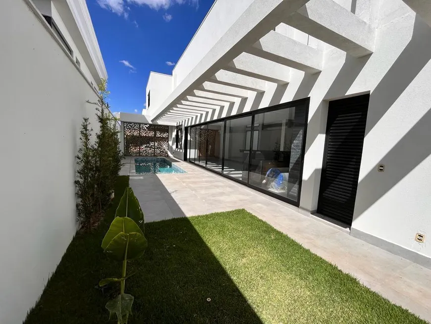 Foto 1 de Casa de Condomínio com 3 Quartos à venda, 286m² em Nova Uberlandia, Uberlândia