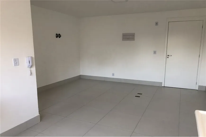 Foto 1 de Apartamento com 1 Quarto à venda, 26m² em Vila Ema, São Paulo