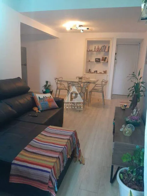 Foto 1 de Apartamento com 2 Quartos à venda, 64m² em Barra da Tijuca, Rio de Janeiro