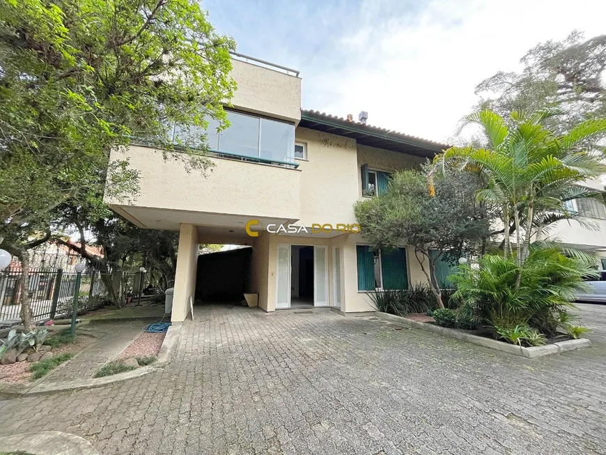 Foto 1 de Casa de Condomínio com 3 Quartos à venda, 254m² em Ipanema, Porto Alegre