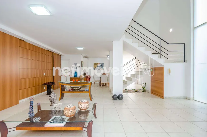 Foto 1 de Casa de Condomínio com 5 Quartos à venda, 617m² em Condominio Ville de Montagne, Nova Lima