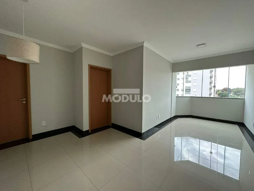 Foto 1 de Apartamento com 3 Quartos à venda, 77m² em Tubalina, Uberlândia