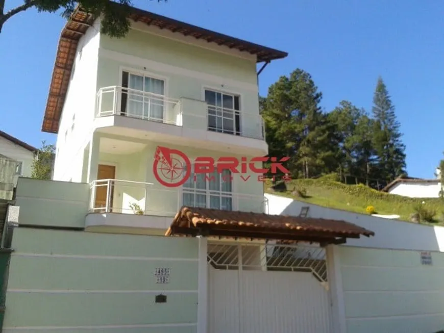 Foto 1 de Casa de Condomínio com 4 Quartos à venda, 230m² em Agriões, Teresópolis