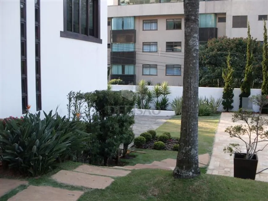 Foto 1 de Casa com 5 Quartos à venda, 405m² em Santa Lúcia, Belo Horizonte