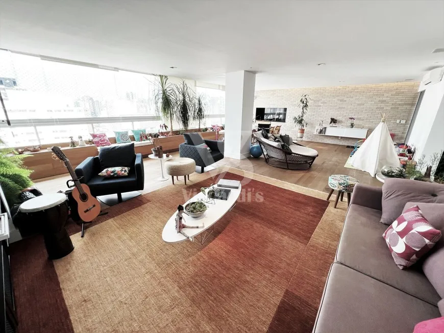 Foto 1 de Apartamento com 2 Quartos para venda ou aluguel, 180m² em Água Branca, São Paulo