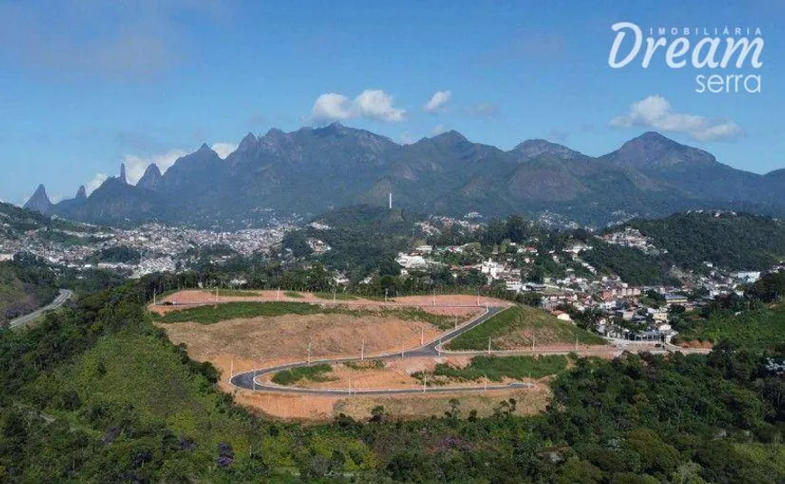 Foto 1 de Lote/Terreno à venda, 303m² em Ermitage, Teresópolis