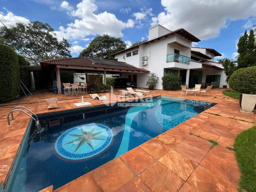 Foto 1 de Casa com 4 Quartos à venda, 465m² em Jardim Karaíba, Uberlândia