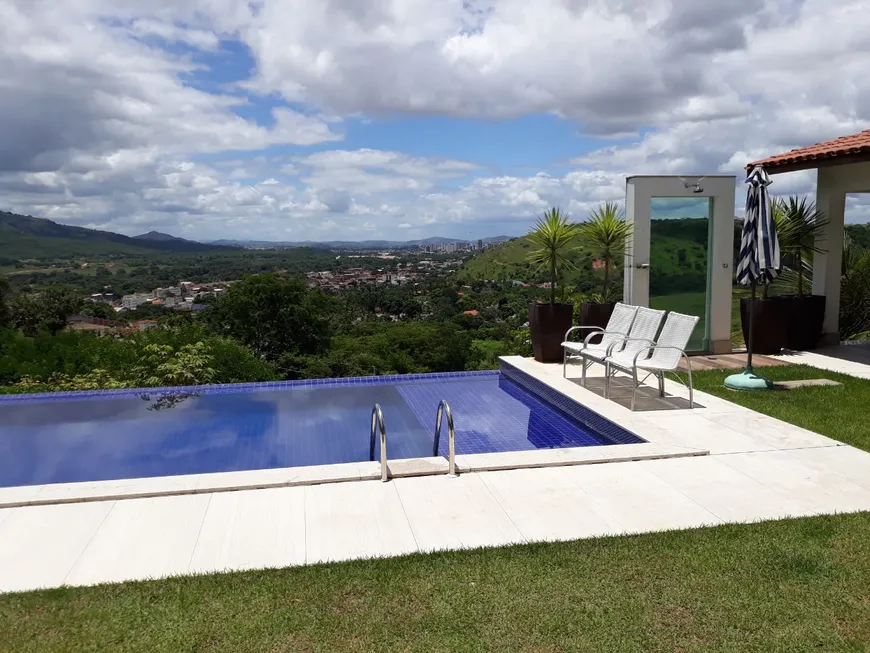 Foto 1 de Casa de Condomínio com 4 Quartos à venda, 2500m² em Chácaras Braúnas, Governador Valadares