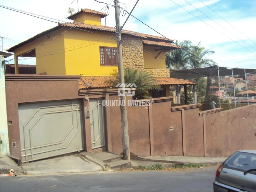 Foto 1 de Casa com 4 Quartos à venda, 240m² em Três Barras, Contagem