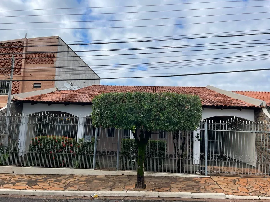 Foto 1 de Casa com 3 Quartos à venda, 210m² em Morada do Ouro, Cuiabá