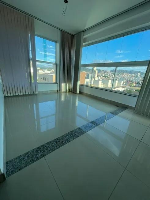 Foto 1 de Apartamento com 3 Quartos à venda, 140m² em Sagrada Família, Belo Horizonte