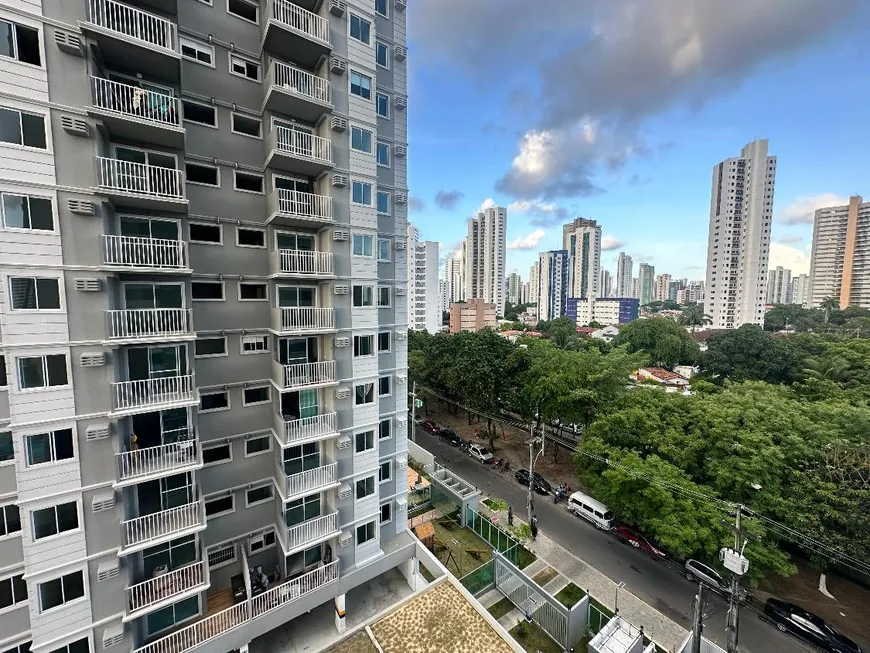 Foto 1 de Apartamento com 3 Quartos à venda, 70m² em Madalena, Recife