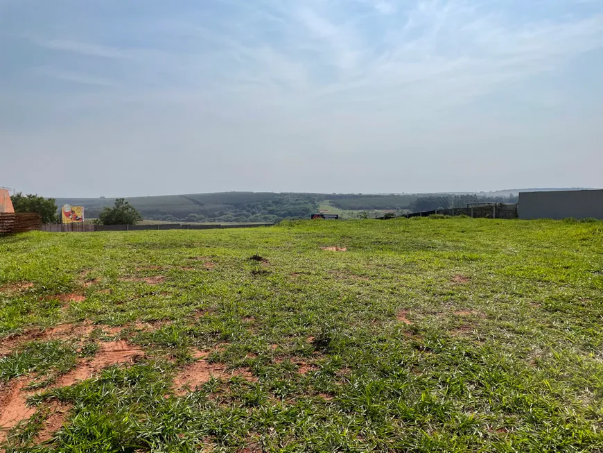 Foto 1 de Lote/Terreno à venda, 2000m² em Recanto dos Nobres I, Agudos