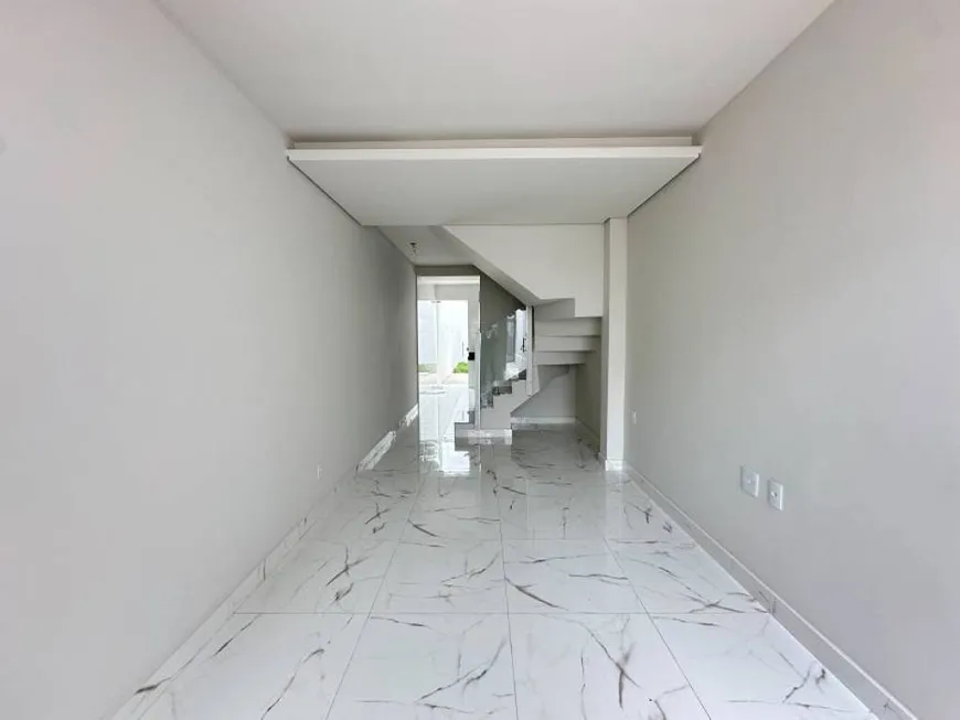 Foto 1 de Casa com 2 Quartos à venda, 110m² em Piratininga Venda Nova, Belo Horizonte
