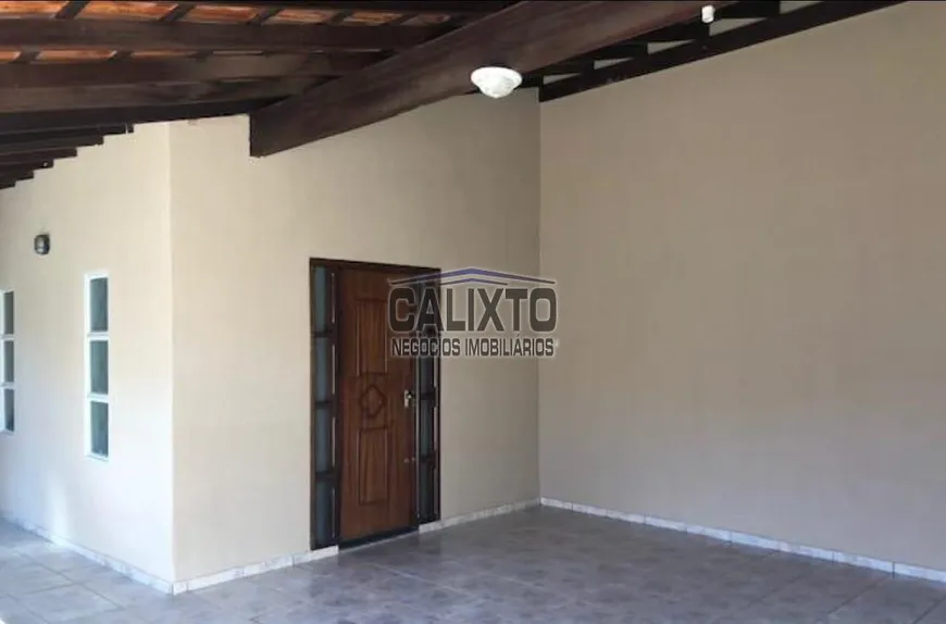 Foto 1 de Casa com 3 Quartos à venda, 192m² em Jardim das Palmeiras, Uberlândia