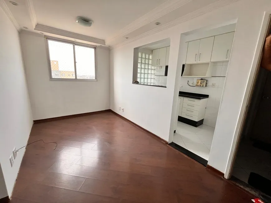 Foto 1 de Apartamento com 2 Quartos à venda, 52m² em Vila Silva Ribeiro, Carapicuíba