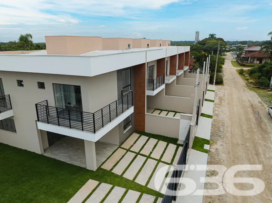 Foto 1 de Sobrado com 3 Quartos à venda, 114m² em Salinas, Balneário Barra do Sul