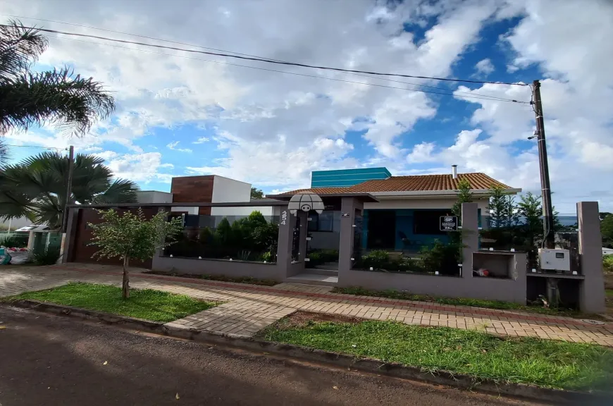 Foto 1 de Casa com 3 Quartos à venda, 215m² em Cristo Rei, Pato Branco