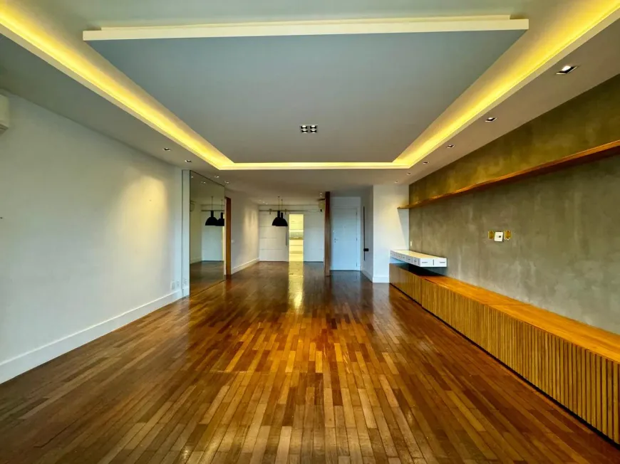 Foto 1 de Apartamento com 4 Quartos à venda, 180m² em Peninsula, Rio de Janeiro
