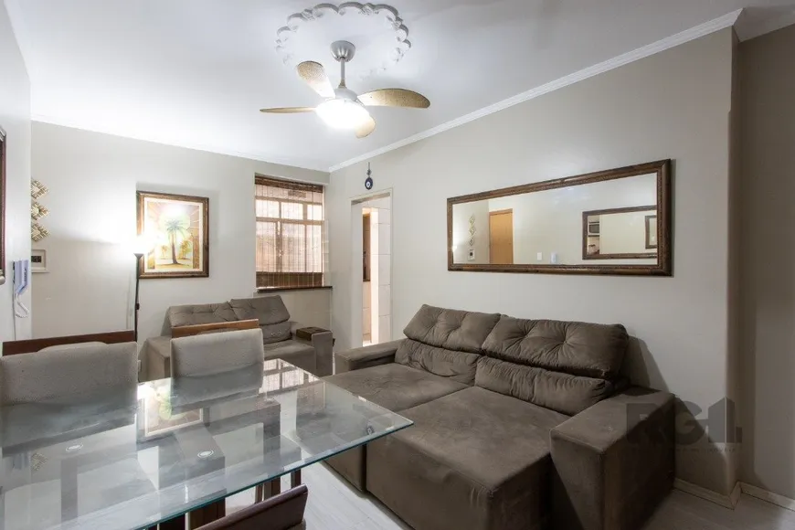 Foto 1 de Apartamento com 3 Quartos à venda, 71m² em Rio Branco, Porto Alegre