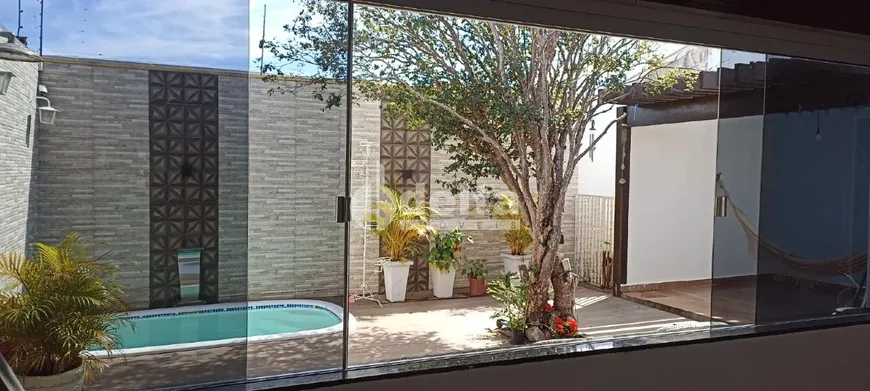 Foto 1 de Casa com 3 Quartos à venda, 181m² em Custódio Pereira, Uberlândia