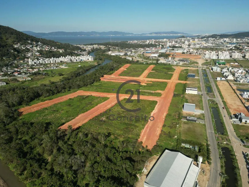 Foto 1 de Lote/Terreno à venda, 210m² em Beira Rio, Biguaçu