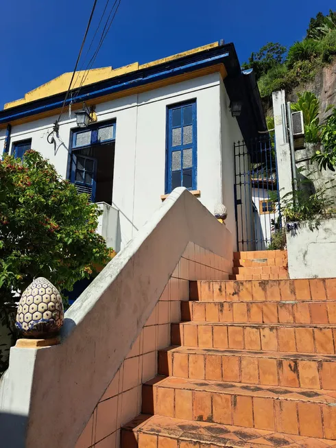 Foto 1 de Casa com 2 Quartos à venda, 147m² em Catete, Rio de Janeiro