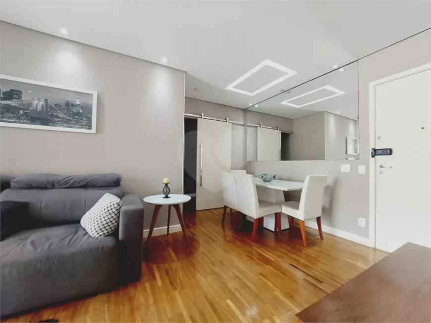 Foto 1 de Apartamento com 2 Quartos à venda, 66m² em Vila Anastácio, São Paulo