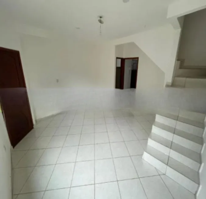 Foto 1 de Casa de Condomínio com 2 Quartos à venda, 92m² em Granja dos Cavaleiros, Macaé