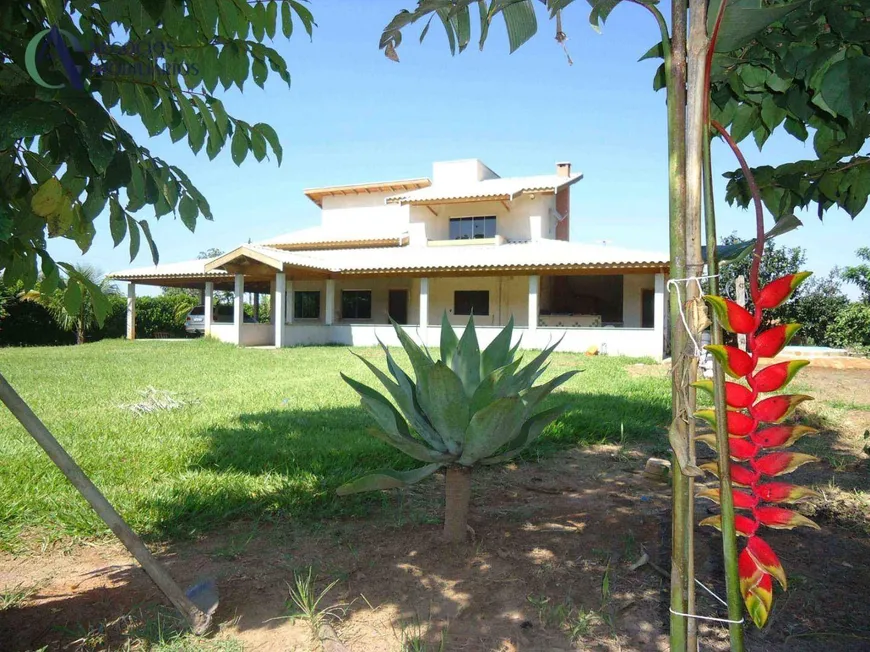 Foto 1 de Fazenda/Sítio com 4 Quartos à venda, 400m² em Itaim, Taubaté